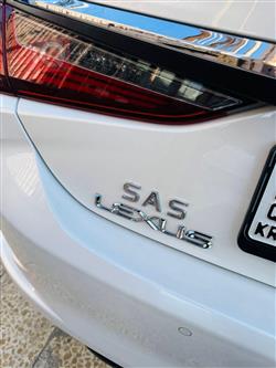 لكزس ES